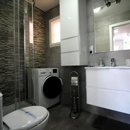 Residencial Patricio Zammit Aq-131 Elvira